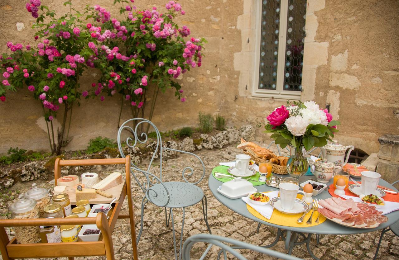 Hotel Le Prieuré Noyers-sur-Serein Esterno foto