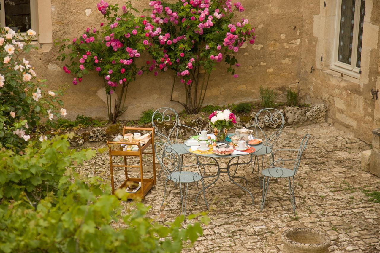 Hotel Le Prieuré Noyers-sur-Serein Esterno foto