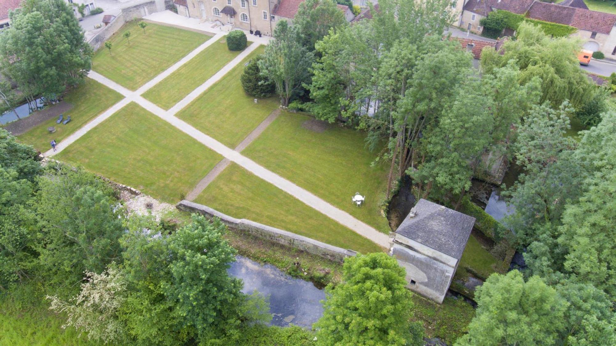 Hotel Le Prieuré Noyers-sur-Serein Esterno foto